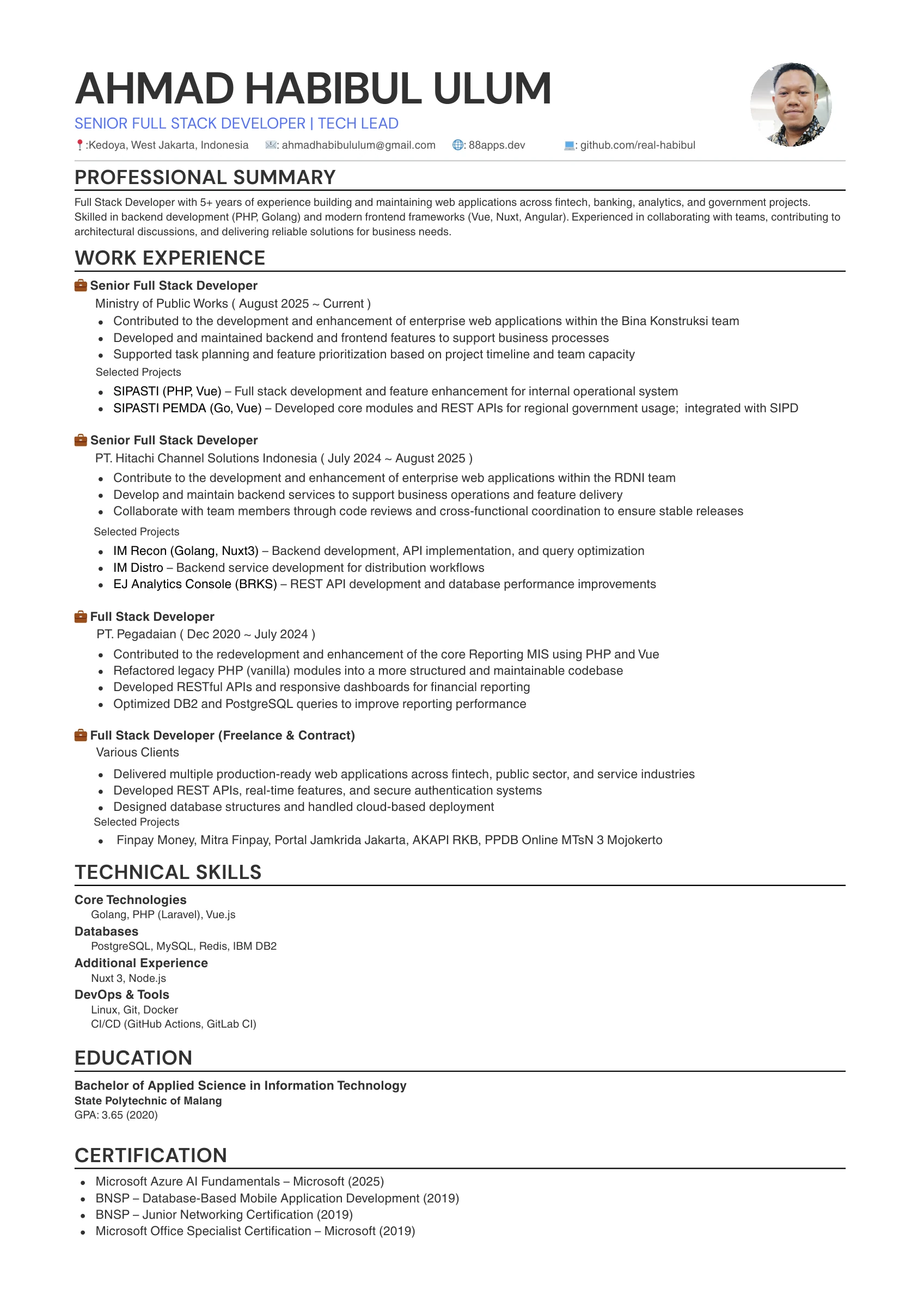 CV Ahmad Habibul Ulum. Senior Full Stack Developer dan Tech Lead. Memuat ringkasan profesional, pengalaman kerja, keahlian teknis, pendidikan, dan sertifikasi. Buka PDF untuk membaca teks dan tautan dokumen asli.